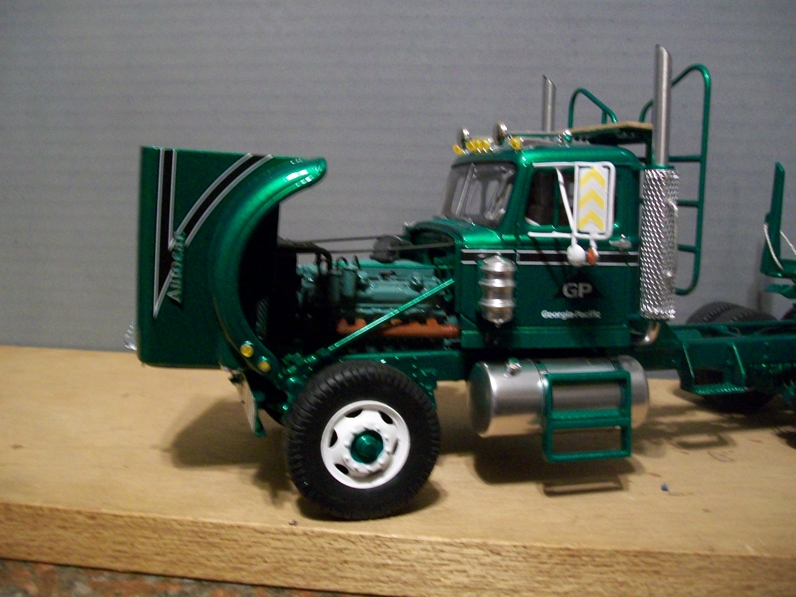 Model Truck Builder .com